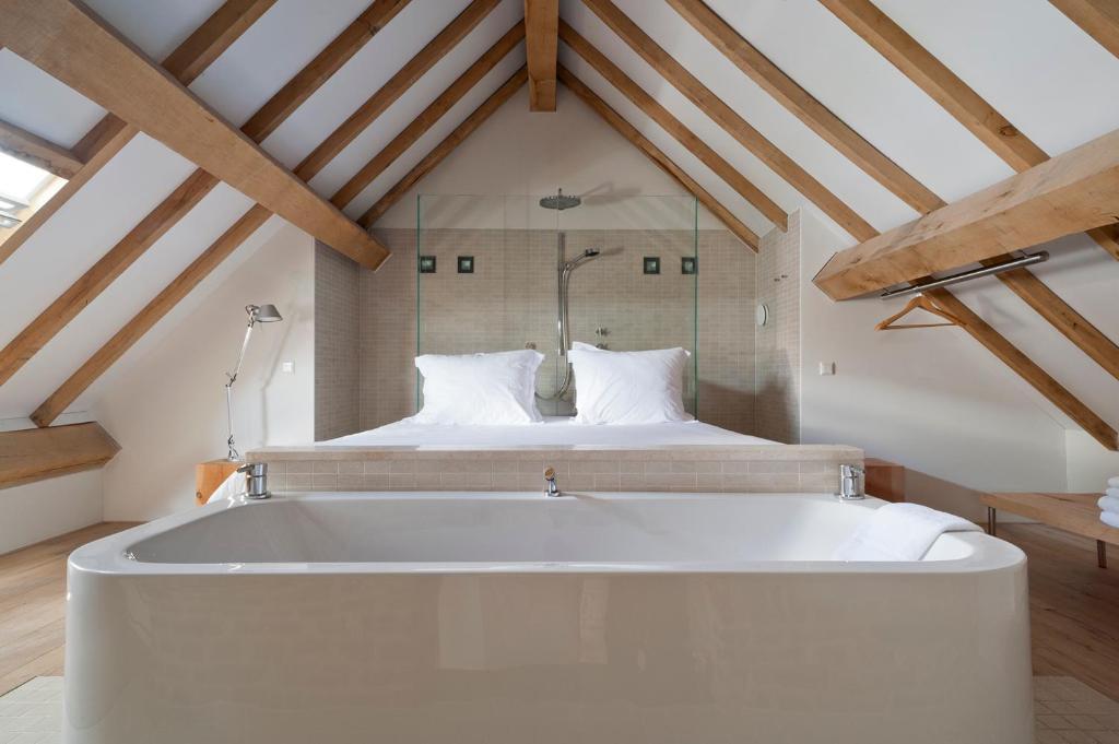 Cour 8 Lofts Pensionat Maastricht Rum bild